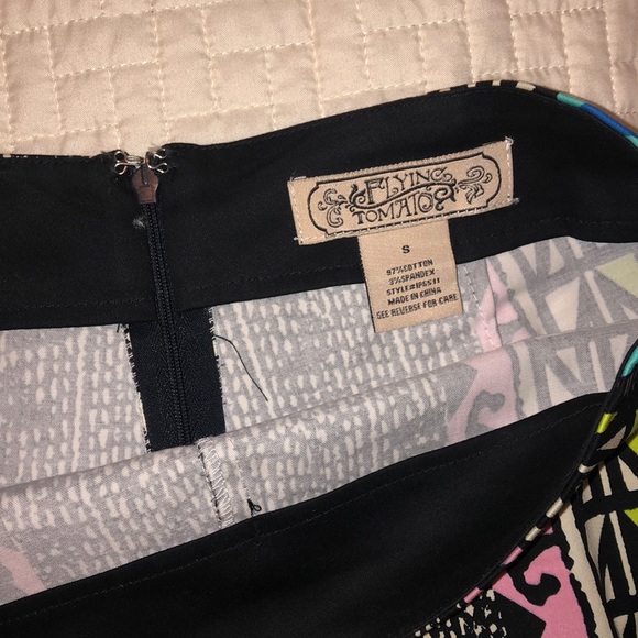 Cute high waisted patterned shorts Very flattering - Picture 3 of 3